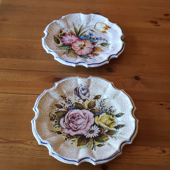 Italian Decorative Flower Pattern 8.25" EUC Plates - Picture 1 of 4